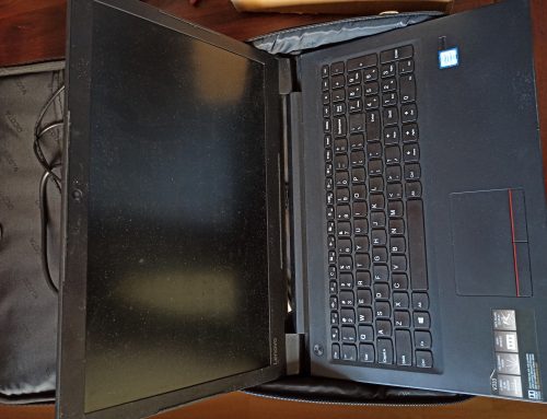 Syndyk sprzedaje laptop Lenovo